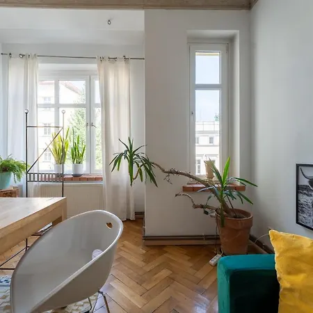 Apartament Slow W Pieknej Kamienicy - 6 Osobowy, 2 Balkony - Space Apart