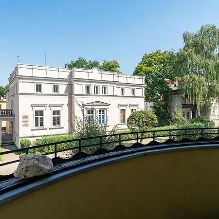 Apartment Apartament Slow W Pieknej Kamienicy - 6 Osobowy, 2 Balkony - Space Apart Jelenia Gora