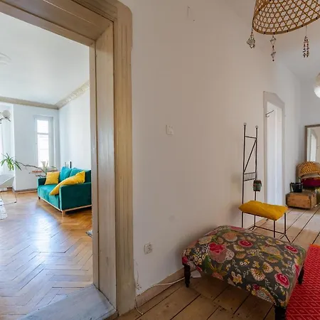 Apartment Apartament Slow W Pieknej Kamienicy - 6 Osobowy, 2 Balkony - Space Apart Jelenia Gora